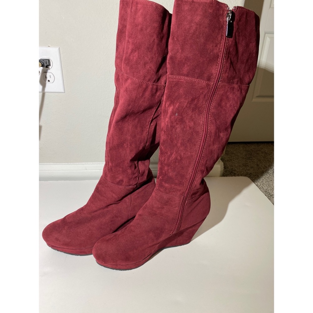 Bamboo knee length maroon wedge heels size 10
